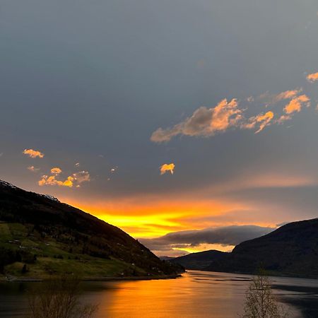 Naustvoll Villa Olden Bagian luar foto