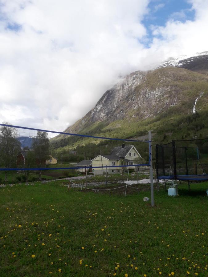 Naustvoll Villa Olden Bagian luar foto
