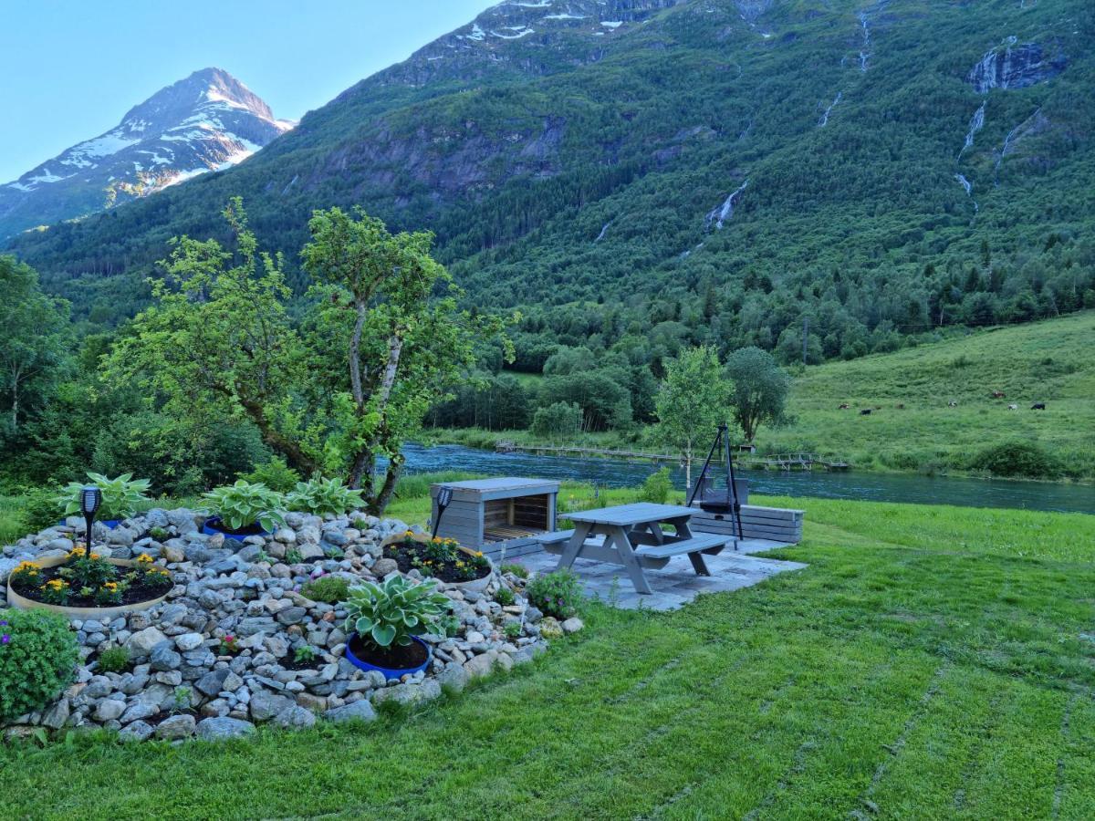 Naustvoll Villa Olden Bagian luar foto
