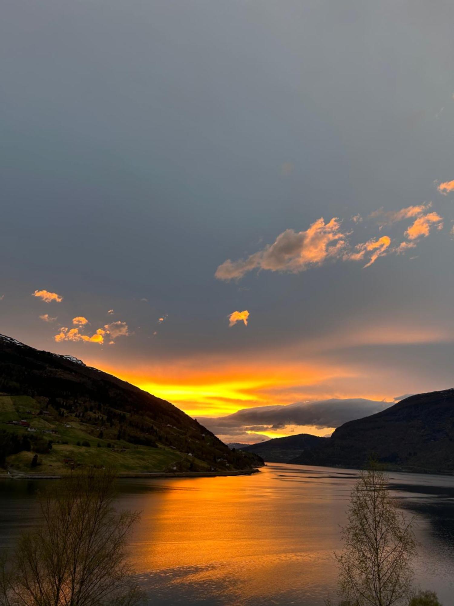 Naustvoll Villa Olden Bagian luar foto